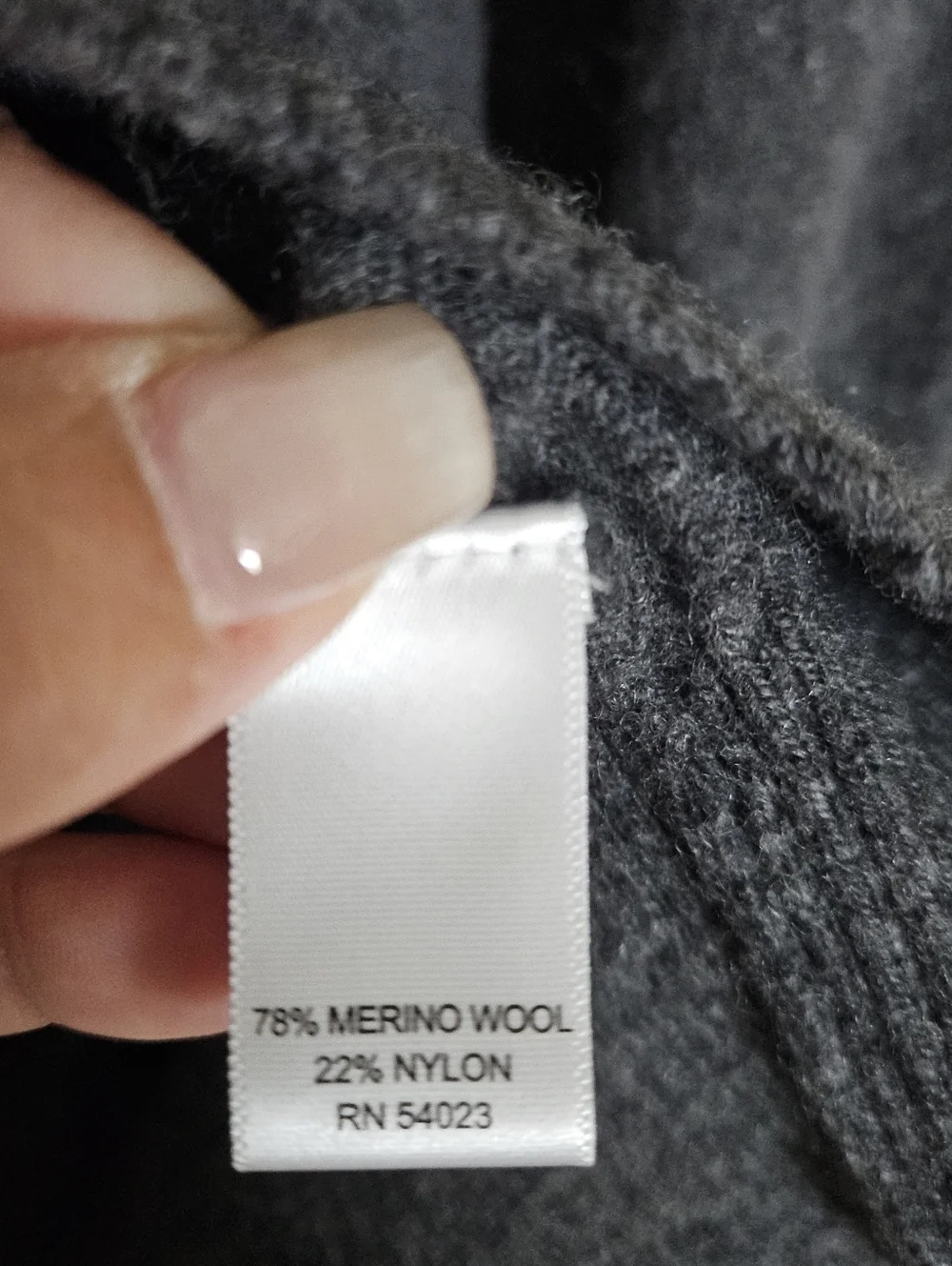 Banana Republic Italian Yarn Gray LMerino  Mock Neck Snap Button Sweater Men’s M